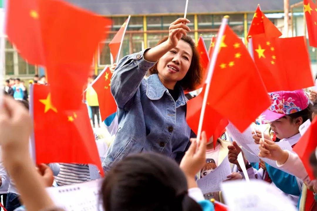 最终还是朝带货直播下手了，曹云金的销售数据，能比过于谦吗？